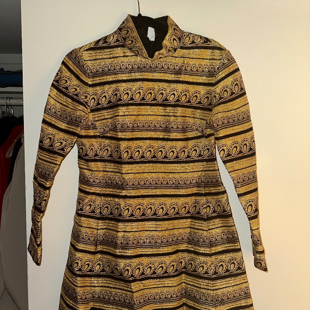 Vintage gold paisley mini dress—70s mod glam with a statement collar